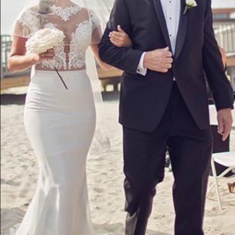 Berta | GORGEOUS wedding dress!! Retail $8,000!!! - Picture 6 of 6